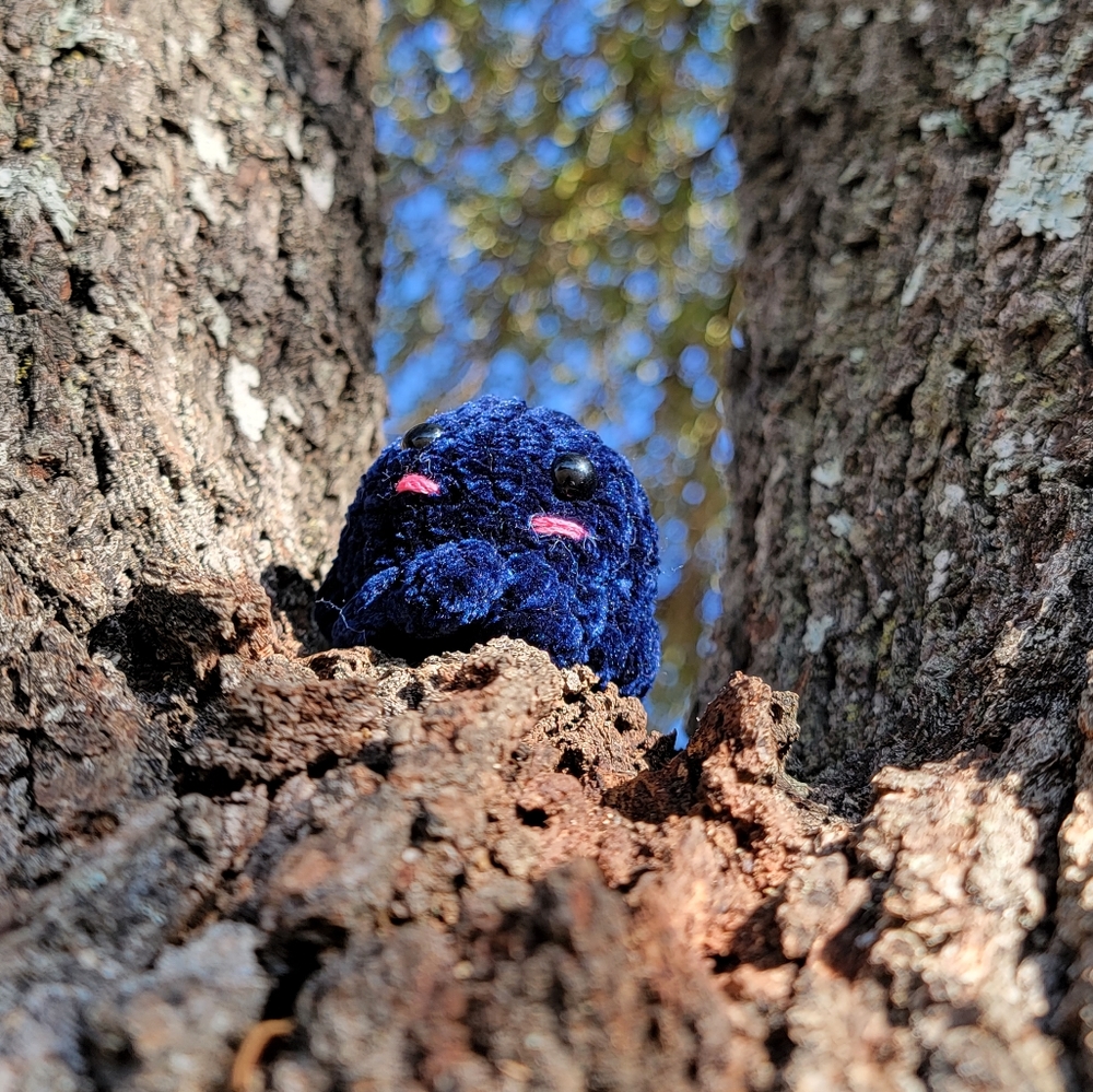 [ONE] Dark Blue Super Soft Handmade Crochet Blushing Stress Ball Squid